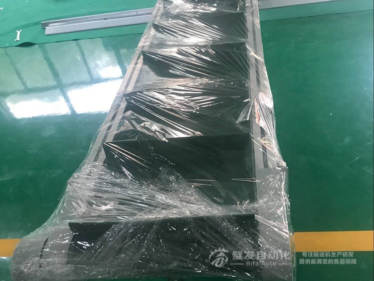 小型帶擋板爬坡輸送機 小型帶擋板爬坡輸送機