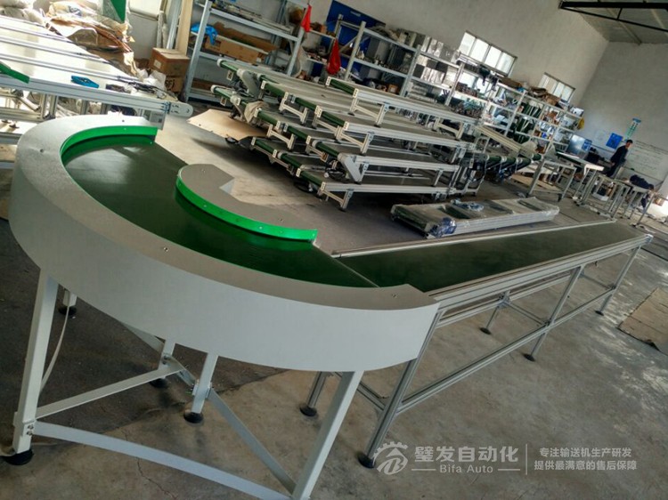 180度轉彎機銜接直線輸送機