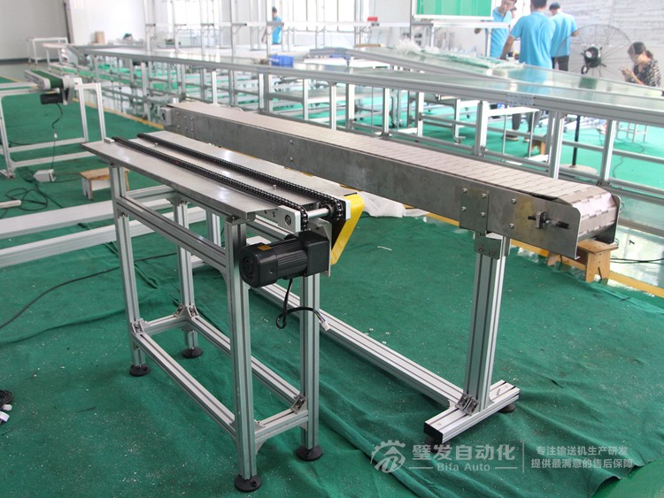兩側加工作臺非標鏈條輸送機